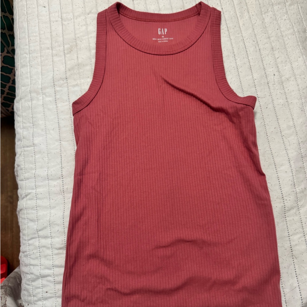 GAP High Neck Ribbed Tank in Coral Rose